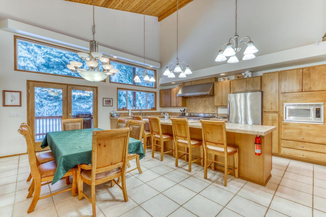 Elk Tracks Lodge Pine Glen エクステリア 写真